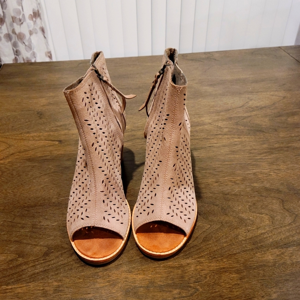 Toms Booties